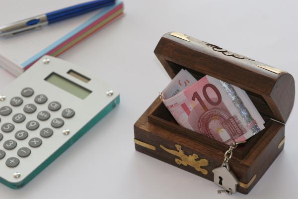 Argent et calculatrice